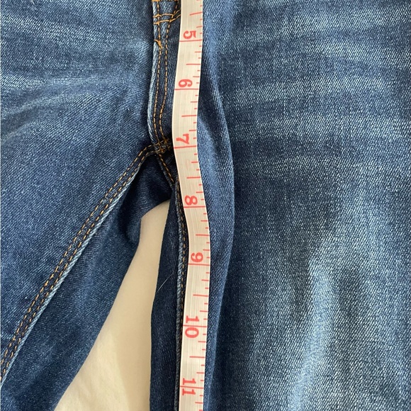 2/$20 EUC, 12, Hudson, distressed Cropped stretch jeans. Like new, Cute w boots! - Picture 4 of 7